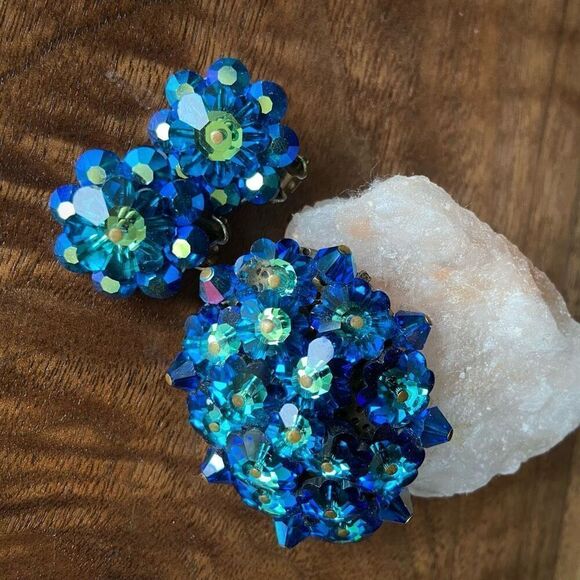 VINTAGE Glass Bead Brooch & Clip-on Earrings - Picture 1 of 6